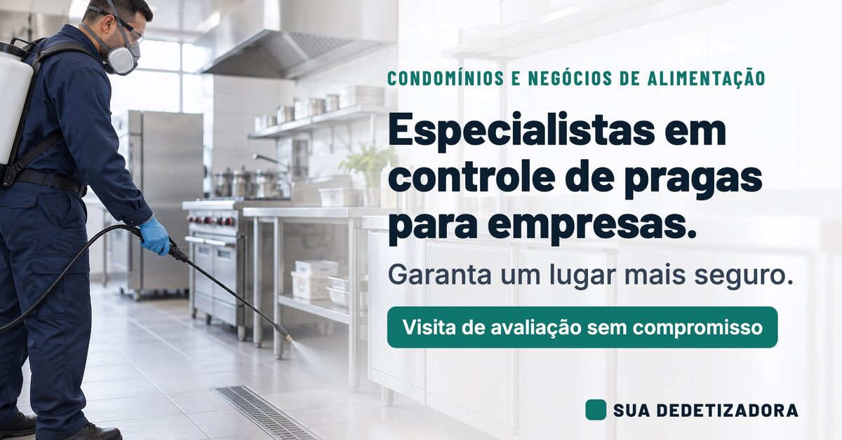 Exemplo de criativo: técnico com EPI aplicando controle de pragas numa cozinha industrial, com o texto Especialistas em controle de pragas para empresas